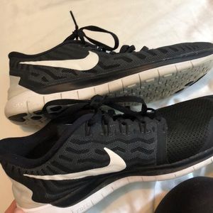 Nike F͏r͏e͏e Runs